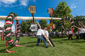Stiegl Maibaum Aufstellen Krone.jpg